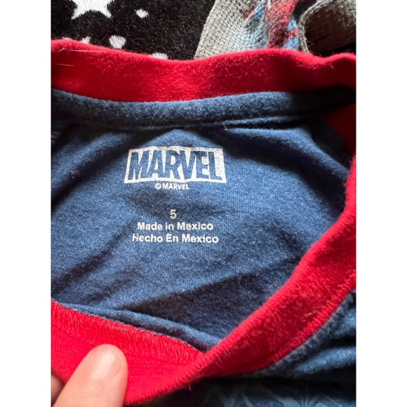 Spiderman Christmas bundle 5T - Picture 4 of 5